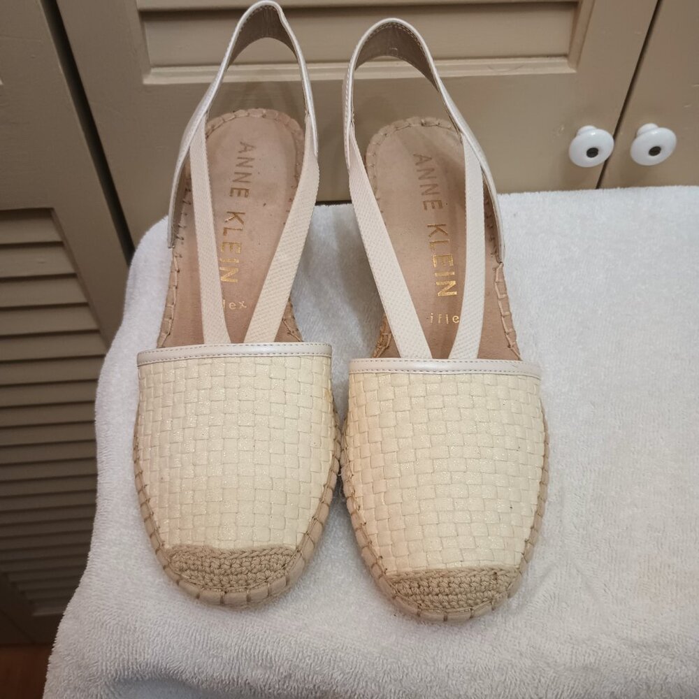 Anne Klein Aneesa Wedge Closed Toe Sandals Sz 8 - Picture 5 of 5